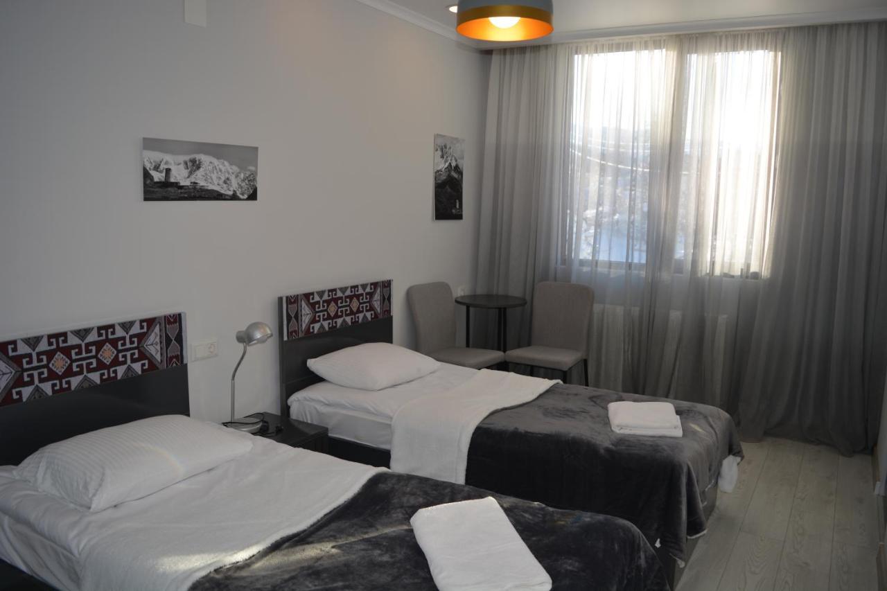 Guesthouse Of Manoni Ratiani เมสเตีย ภายนอก รูปภาพ