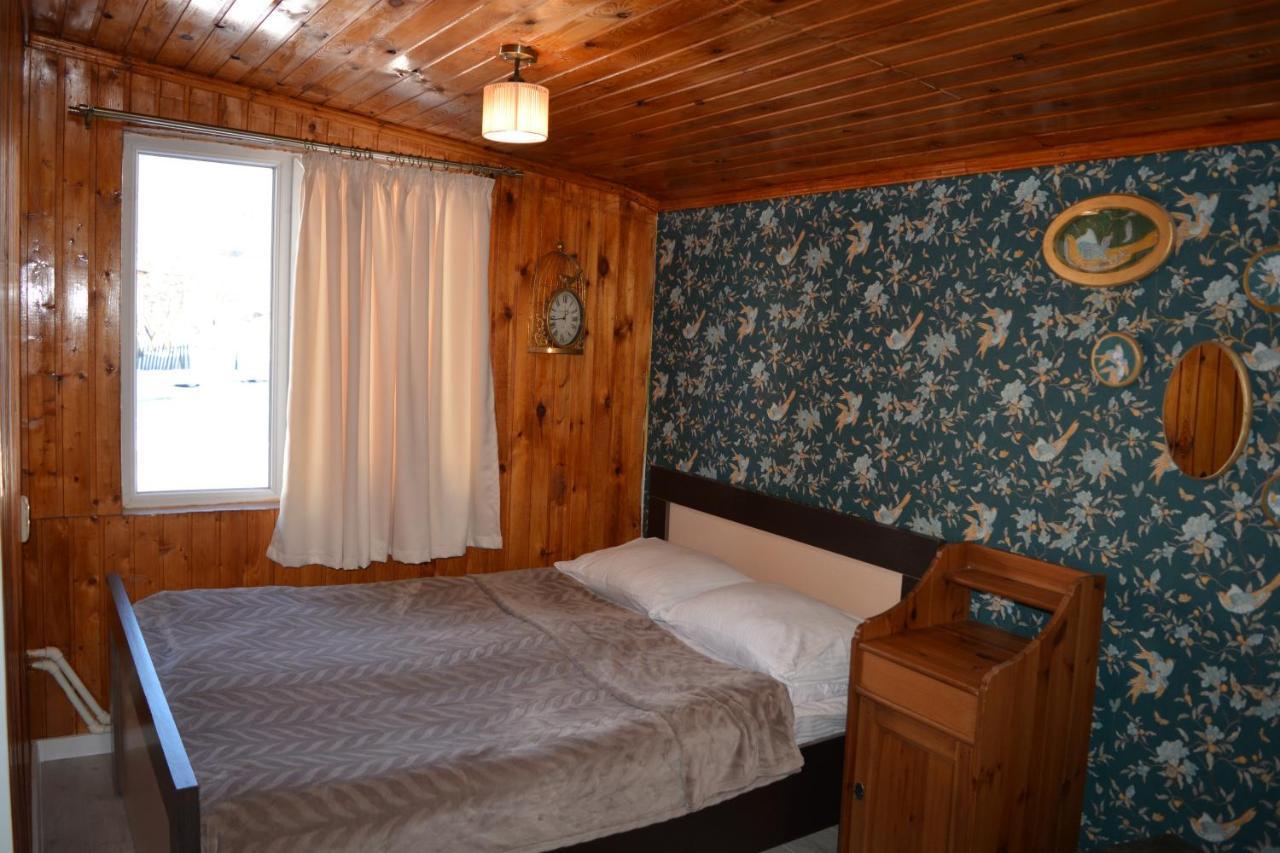 Guesthouse Of Manoni Ratiani เมสเตีย ภายนอก รูปภาพ