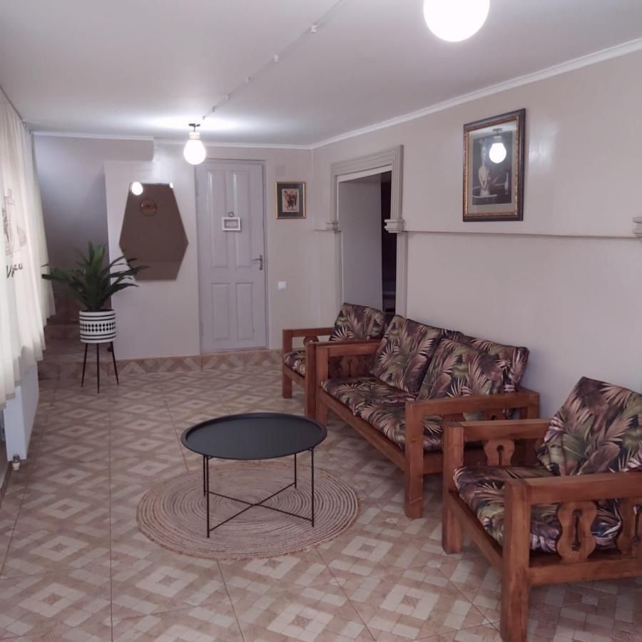 Guesthouse Of Manoni Ratiani เมสเตีย ภายนอก รูปภาพ