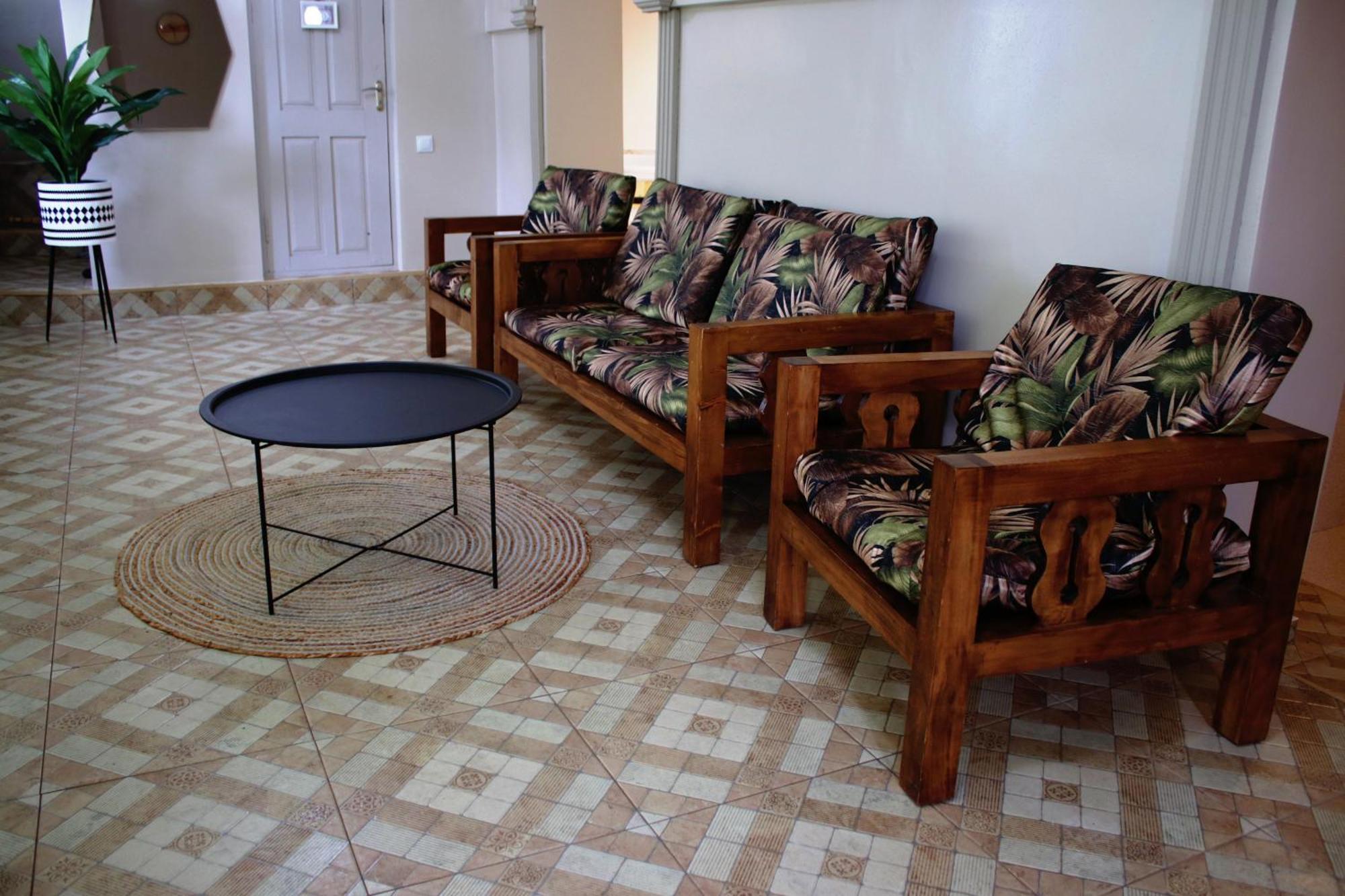 Guesthouse Of Manoni Ratiani เมสเตีย ภายนอก รูปภาพ