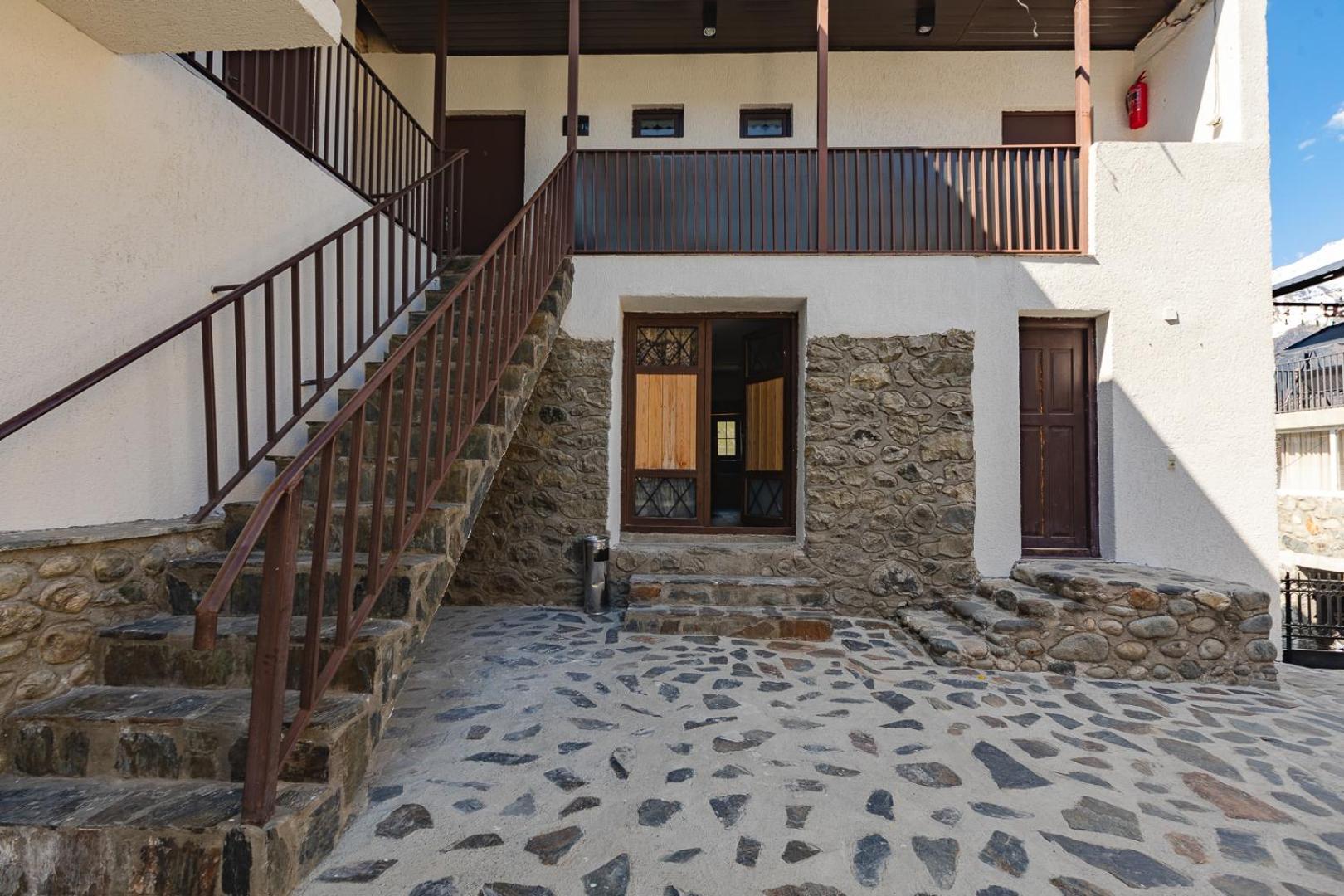 Guesthouse Of Manoni Ratiani เมสเตีย ภายนอก รูปภาพ