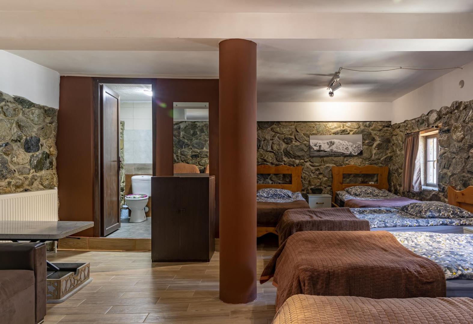 Guesthouse Of Manoni Ratiani เมสเตีย ภายนอก รูปภาพ