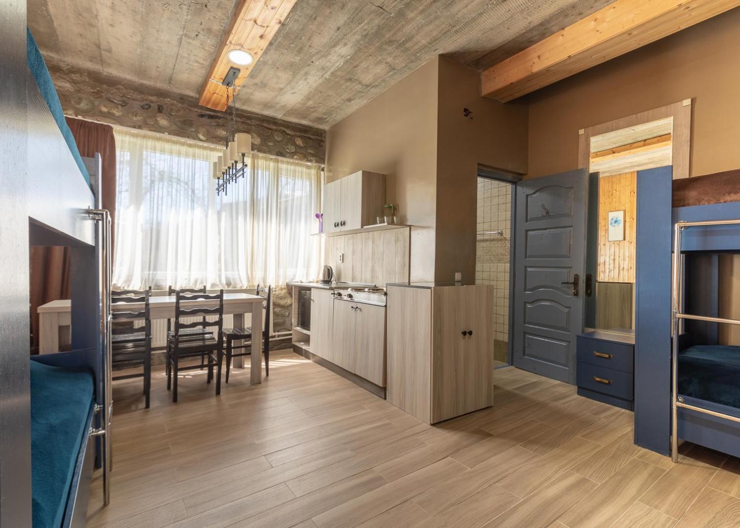 Guesthouse Of Manoni Ratiani เมสเตีย ภายนอก รูปภาพ