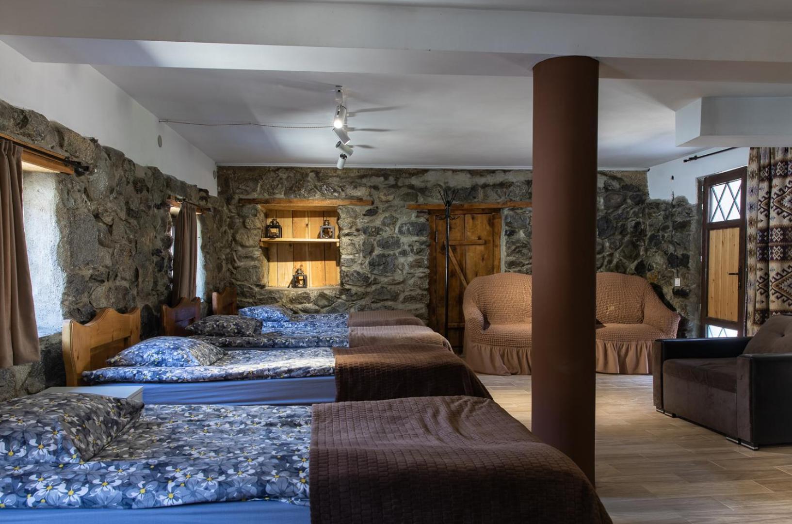 Guesthouse Of Manoni Ratiani เมสเตีย ภายนอก รูปภาพ