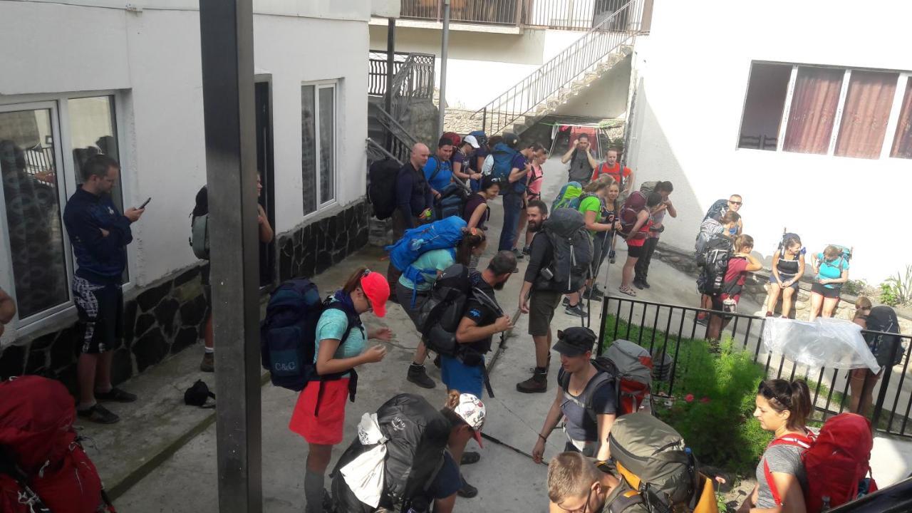 Guesthouse Of Manoni Ratiani เมสเตีย ภายนอก รูปภาพ